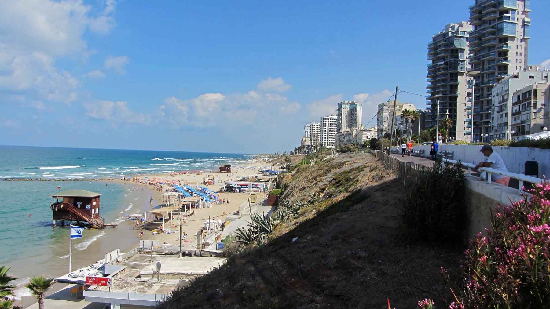 https://mdw-travel-data-us-east-1.s3.amazonaws.com/img/country/Israel/Yam-Park/img_02.jpg