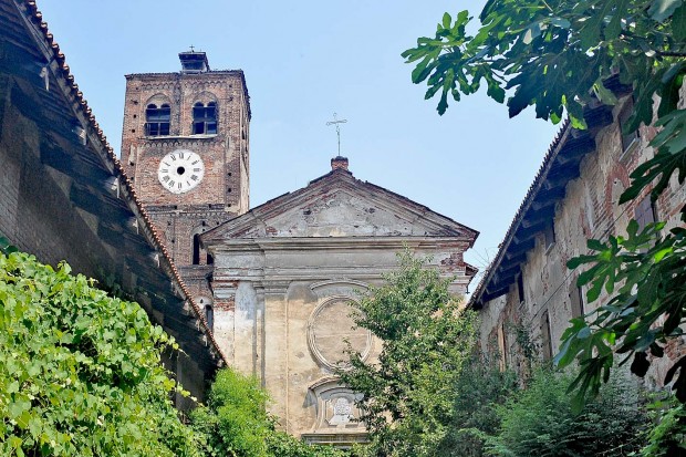 https://mdw-travel-data-us-east-1.s3.amazonaws.com/img/country/Italy/Abbadia-di-Stura-Castle/img_03.jpg
