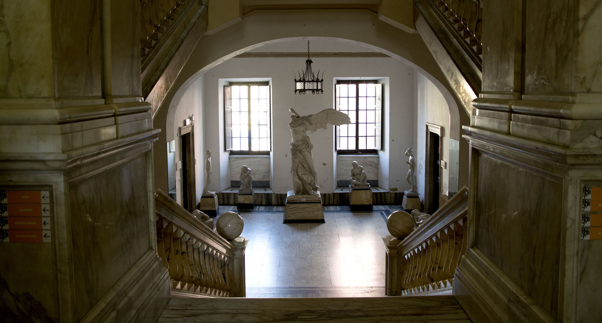 https://mdw-travel-data-us-east-1.s3.amazonaws.com/img/country/Italy/Accademia-Carrara/img_01.jpg