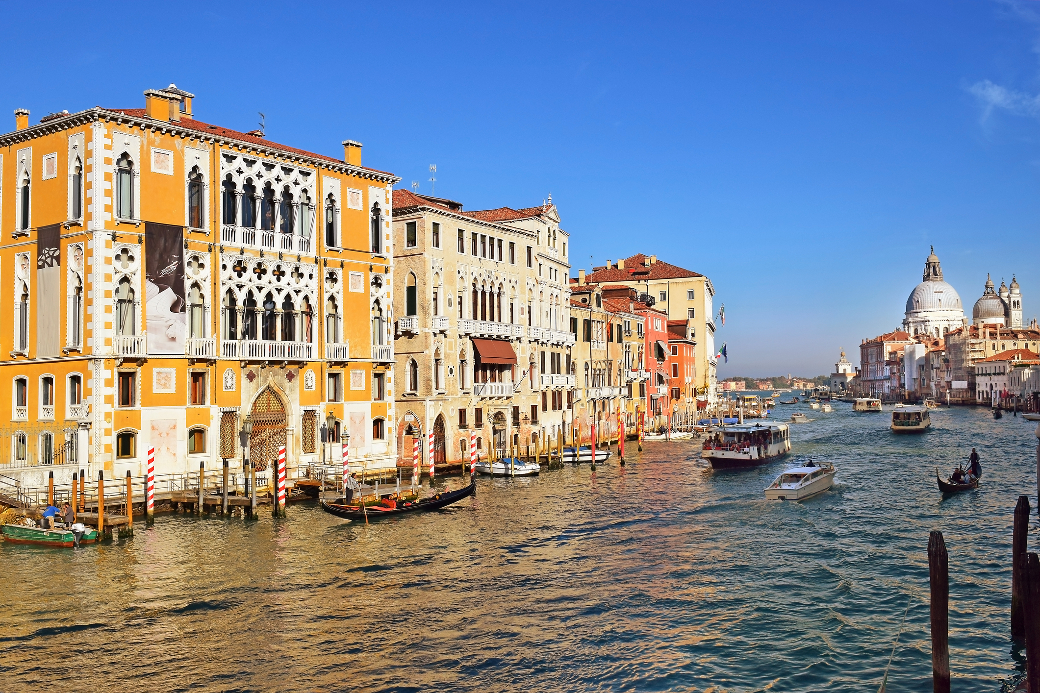 https://mdw-travel-data-us-east-1.s3.amazonaws.com/img/country/Italy/Accademia-Gallery/img_05.jpg