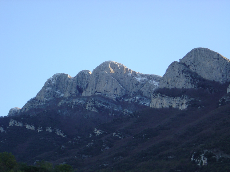 https://mdw-travel-data-us-east-1.s3.amazonaws.com/img/country/Italy/Alburni-Mountains/img_00.jpg