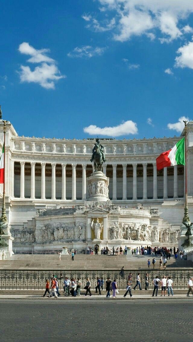 https://mdw-travel-data-us-east-1.s3.amazonaws.com/img/country/Italy/Altare-della-Patria/img_03.jpg