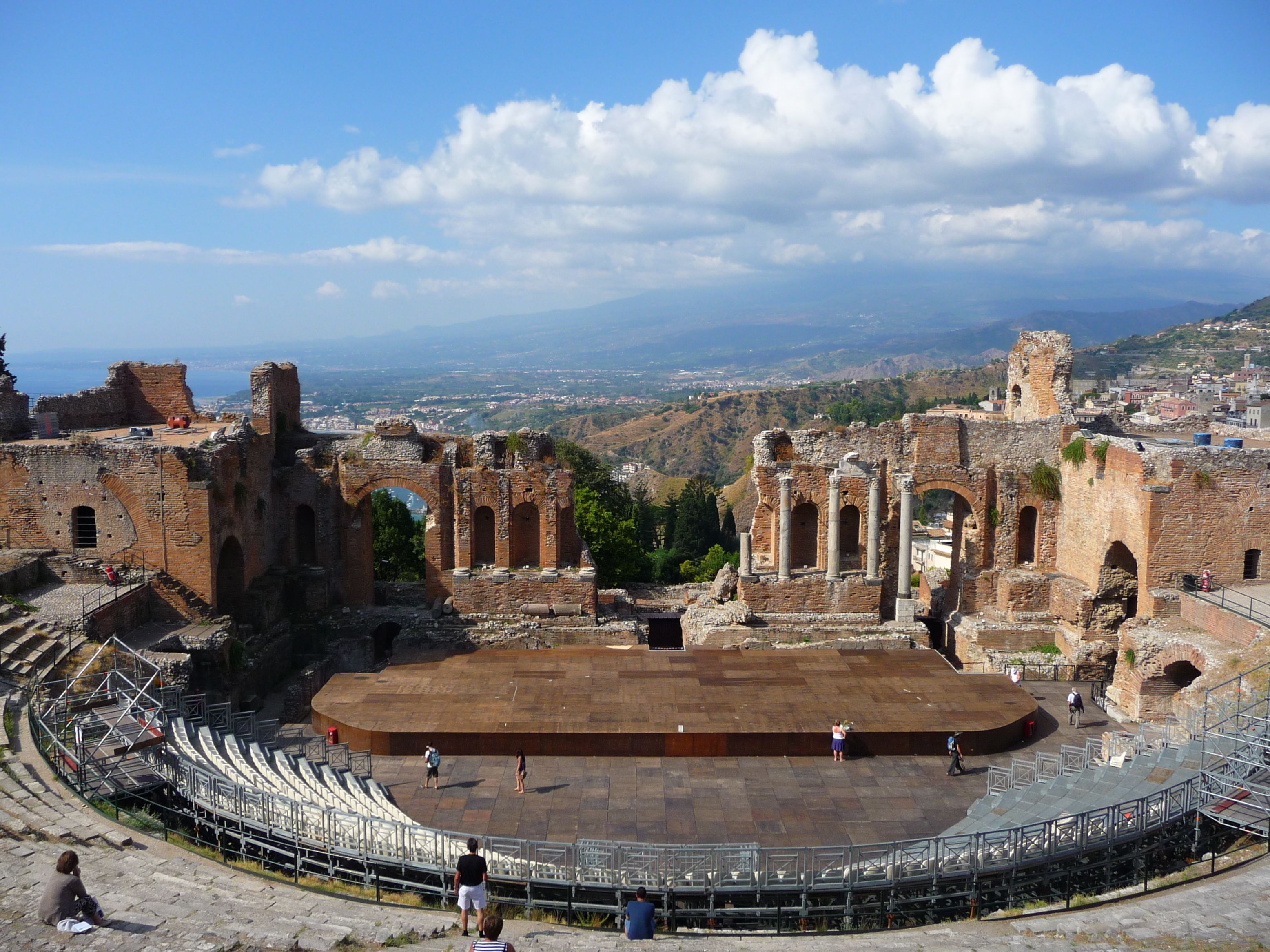https://mdw-travel-data-us-east-1.s3.amazonaws.com/img/country/Italy/Ancient-Theatre-of-Taormina/img_01.jpg