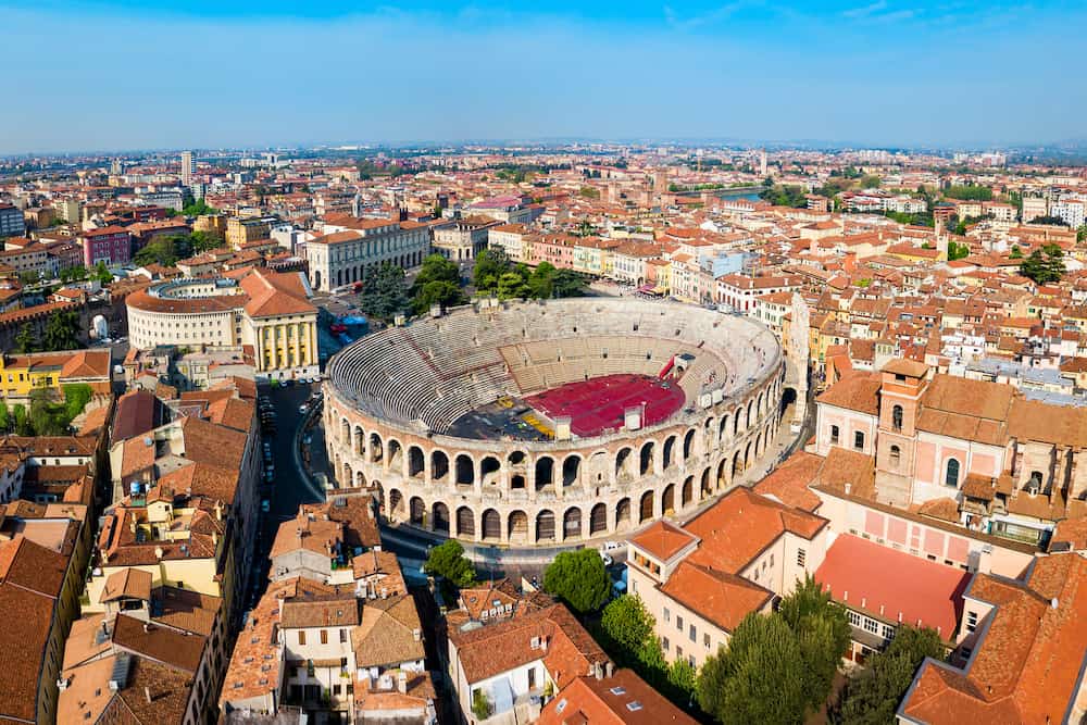 https://mdw-travel-data-us-east-1.s3.amazonaws.com/img/country/Italy/Arena-di-Verona/img_04.jpg