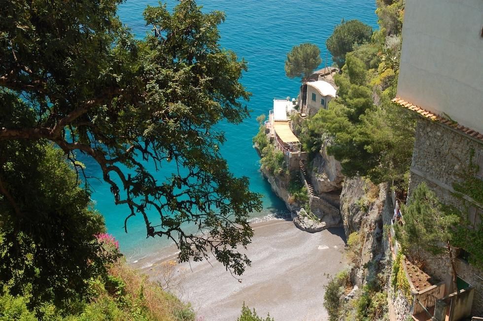 https://mdw-travel-data-us-east-1.s3.amazonaws.com/img/country/Italy/Arienzo-Beach/img_03.jpg