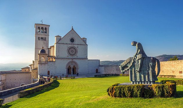 https://mdw-travel-data-us-east-1.s3.amazonaws.com/img/country/Italy/Assisi/img_01.jpg
