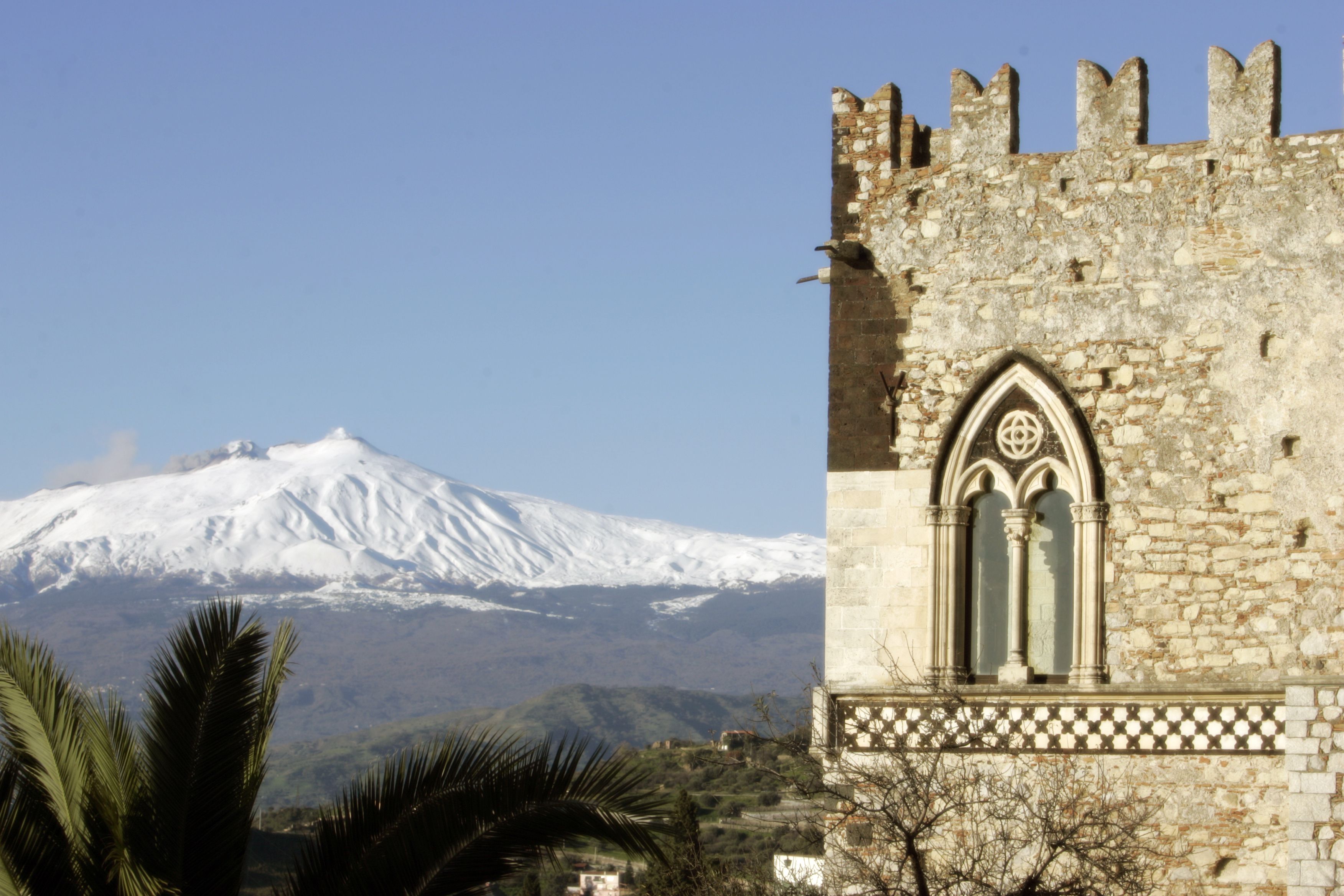 https://mdw-travel-data-us-east-1.s3.amazonaws.com/img/country/Italy/Badia-Vecchia/img_01.jpg