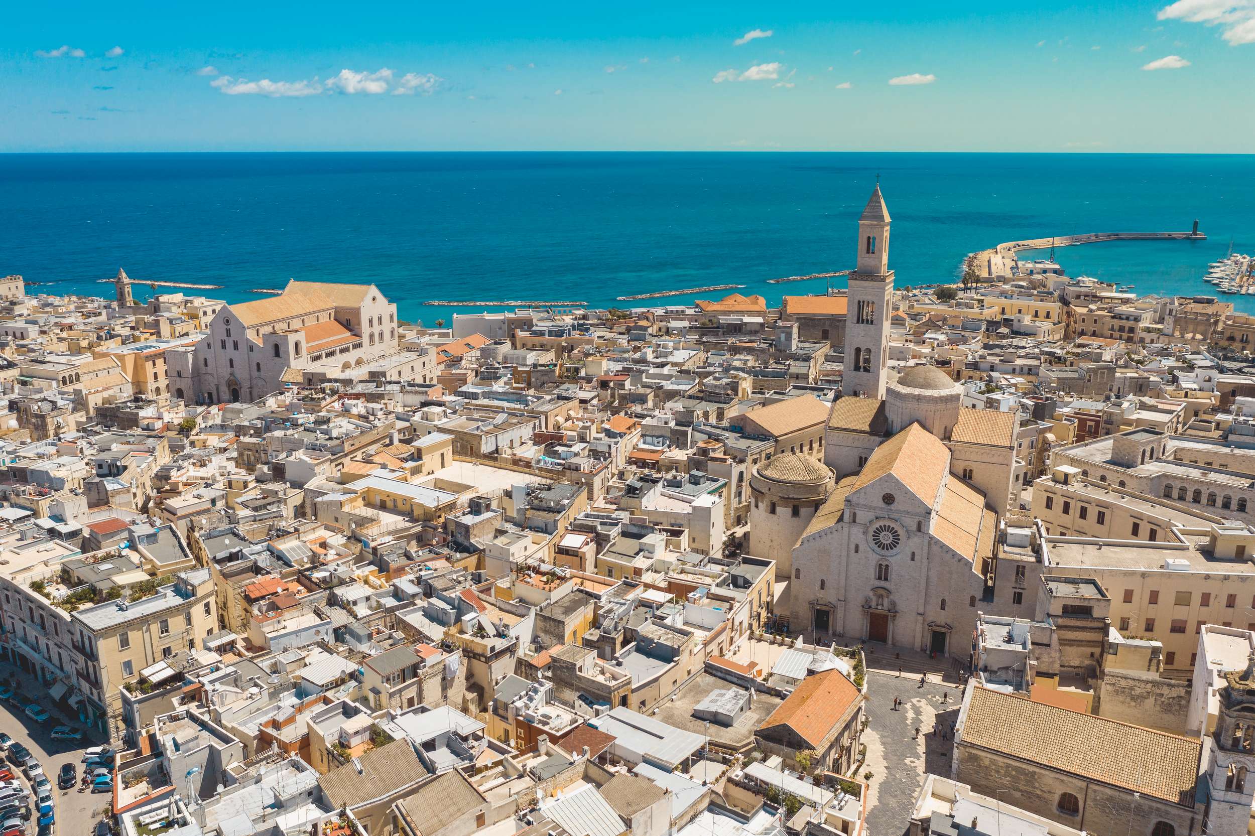 https://mdw-travel-data-us-east-1.s3.amazonaws.com/img/country/Italy/Bari-Cathedral/img_02.jpg