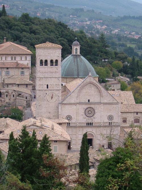 https://mdw-travel-data-us-east-1.s3.amazonaws.com/img/country/Italy/Basilica-di-San-Rufino/img_03.jpg