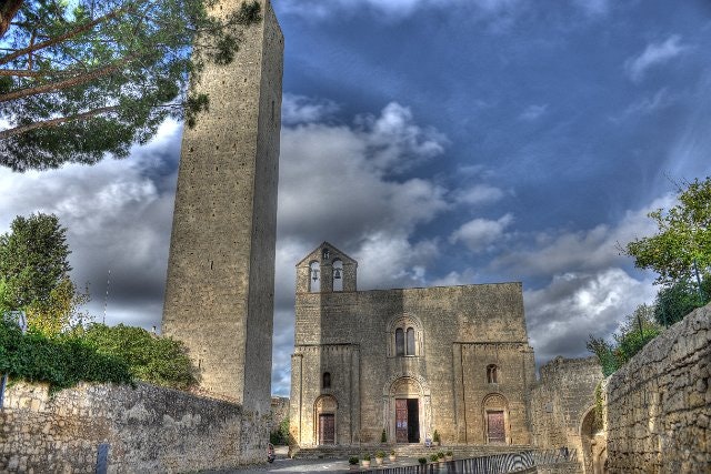 https://mdw-travel-data-us-east-1.s3.amazonaws.com/img/country/Italy/Basilica-di-Santa-Maria-di-Castello/img_03.jpg