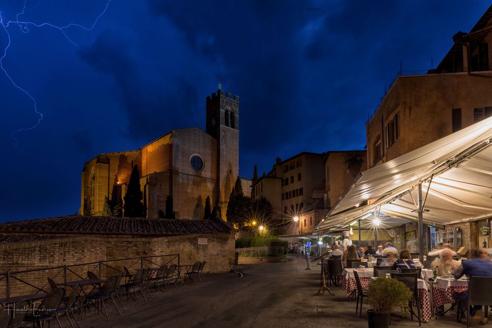 https://mdw-travel-data-us-east-1.s3.amazonaws.com/img/country/Italy/Basilica-of-San-Domenico/img_01.jpg