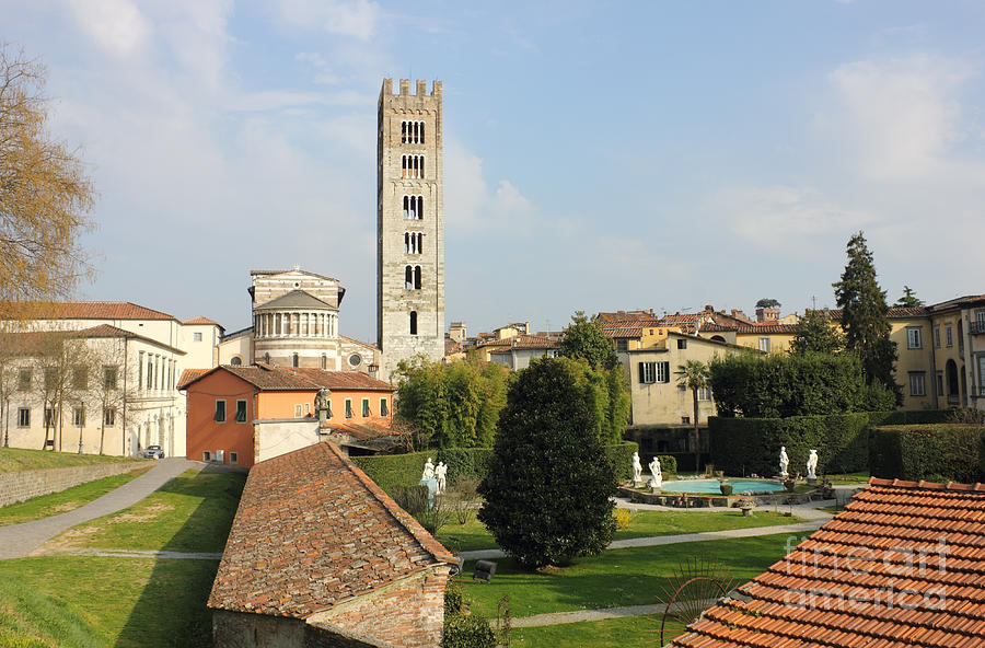 https://mdw-travel-data-us-east-1.s3.amazonaws.com/img/country/Italy/Basilica-of-San-Frediano/img_02.jpg