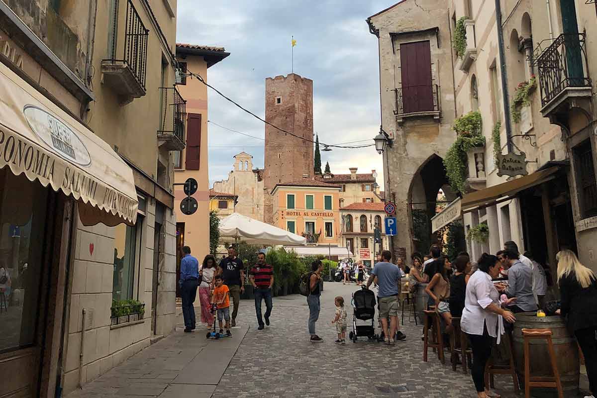 https://mdw-travel-data-us-east-1.s3.amazonaws.com/img/country/Italy/Bassano-del-Grappa/img_03.jpg