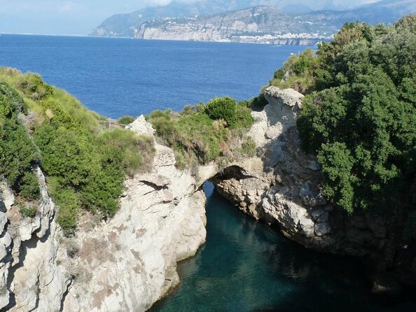 https://mdw-travel-data-us-east-1.s3.amazonaws.com/img/country/Italy/Baths-of-the-Queen-Giovanna/img_00.jpg
