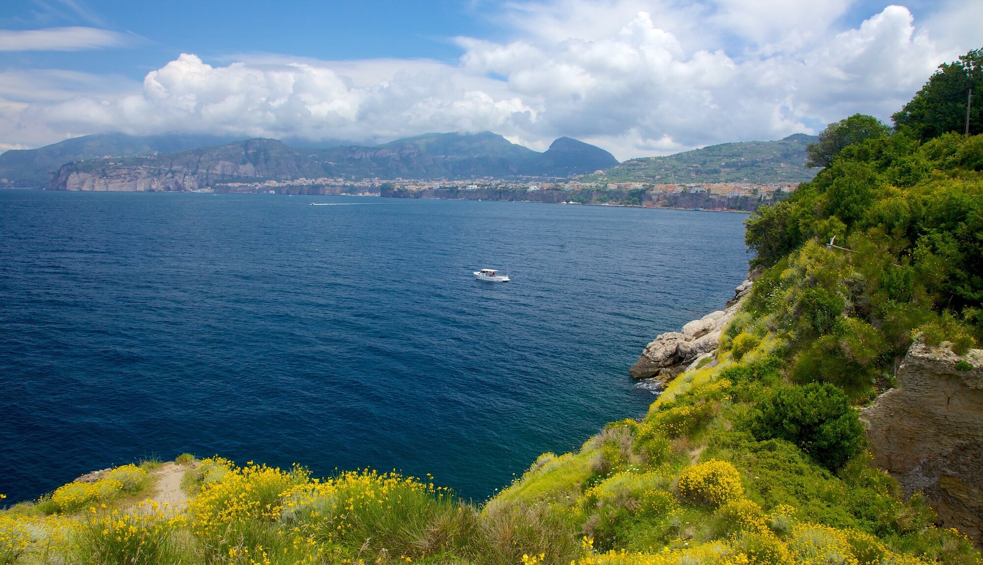 https://mdw-travel-data-us-east-1.s3.amazonaws.com/img/country/Italy/Baths-of-the-Queen-Giovanna/img_02.jpg