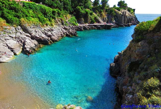 https://mdw-travel-data-us-east-1.s3.amazonaws.com/img/country/Italy/Bay-of-Ieranto/img_00.jpg