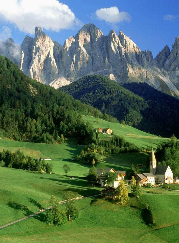 https://mdw-travel-data-us-east-1.s3.amazonaws.com/img/country/Italy/Belluno/img_03.jpg