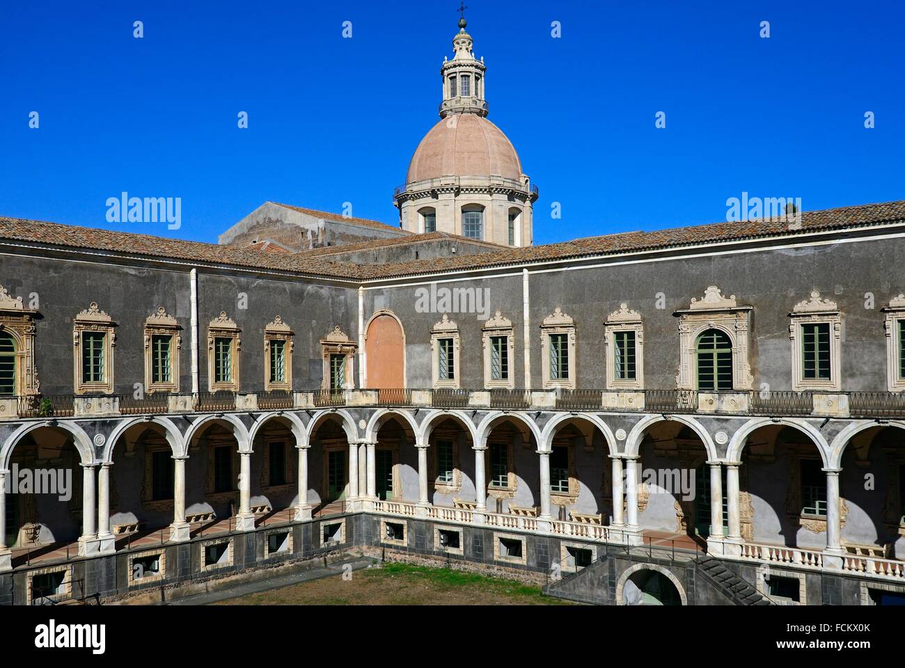 https://mdw-travel-data-us-east-1.s3.amazonaws.com/img/country/Italy/Benedictine-Monastery-of-San-Nicolo-lArena/img_02.jpg