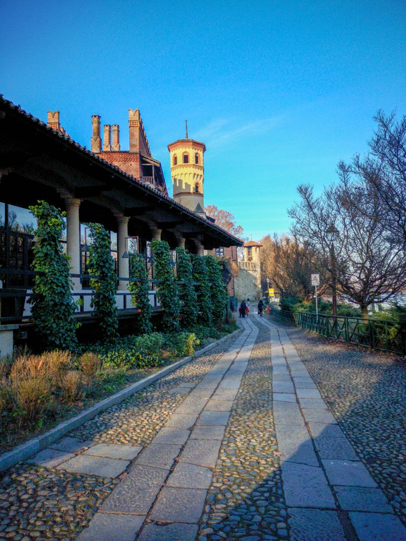 https://mdw-travel-data-us-east-1.s3.amazonaws.com/img/country/Italy/Borgo-Medievale/img_03.jpg