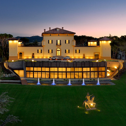 https://mdw-travel-data-us-east-1.s3.amazonaws.com/img/country/Italy/Castel-Guelfo/img_03.jpg