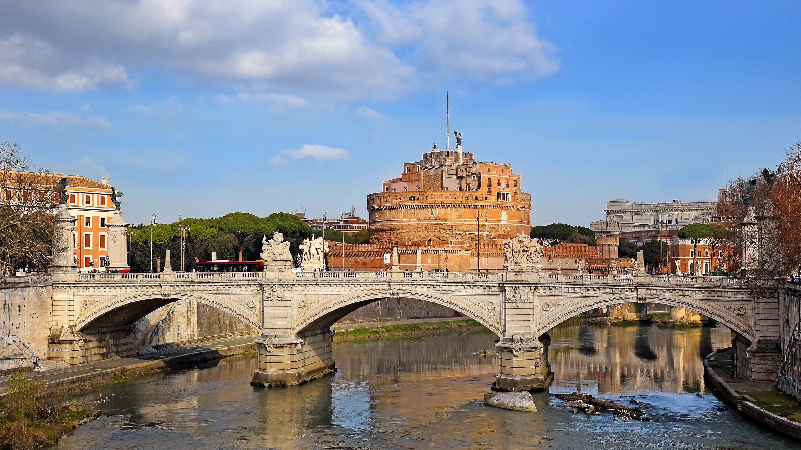 https://mdw-travel-data-us-east-1.s3.amazonaws.com/img/country/Italy/Castel-SantAngelo/img_00.jpg