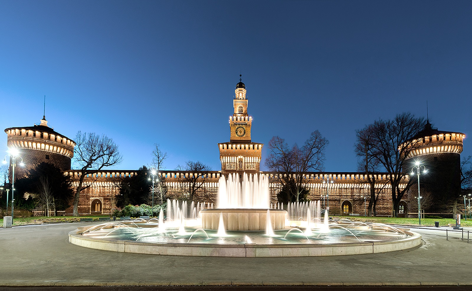 https://mdw-travel-data-us-east-1.s3.amazonaws.com/img/country/Italy/Castello-Sforzesco/img_01.jpg