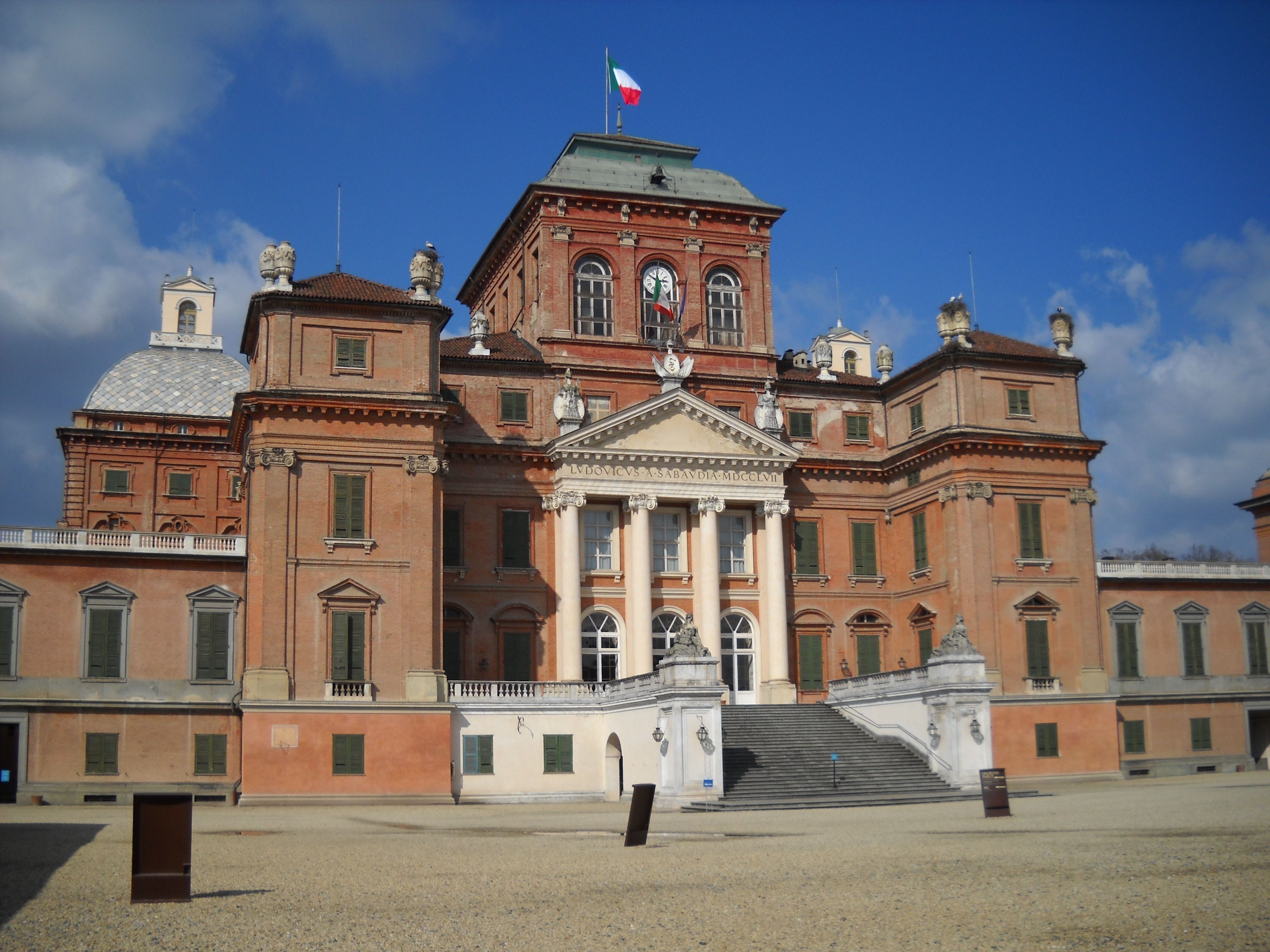 https://mdw-travel-data-us-east-1.s3.amazonaws.com/img/country/Italy/Castello-di-Racconigi/img_02.jpg
