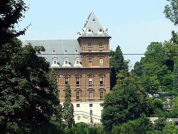https://mdw-travel-data-us-east-1.s3.amazonaws.com/img/country/Italy/Castle-of-Valentino/img_01.jpg