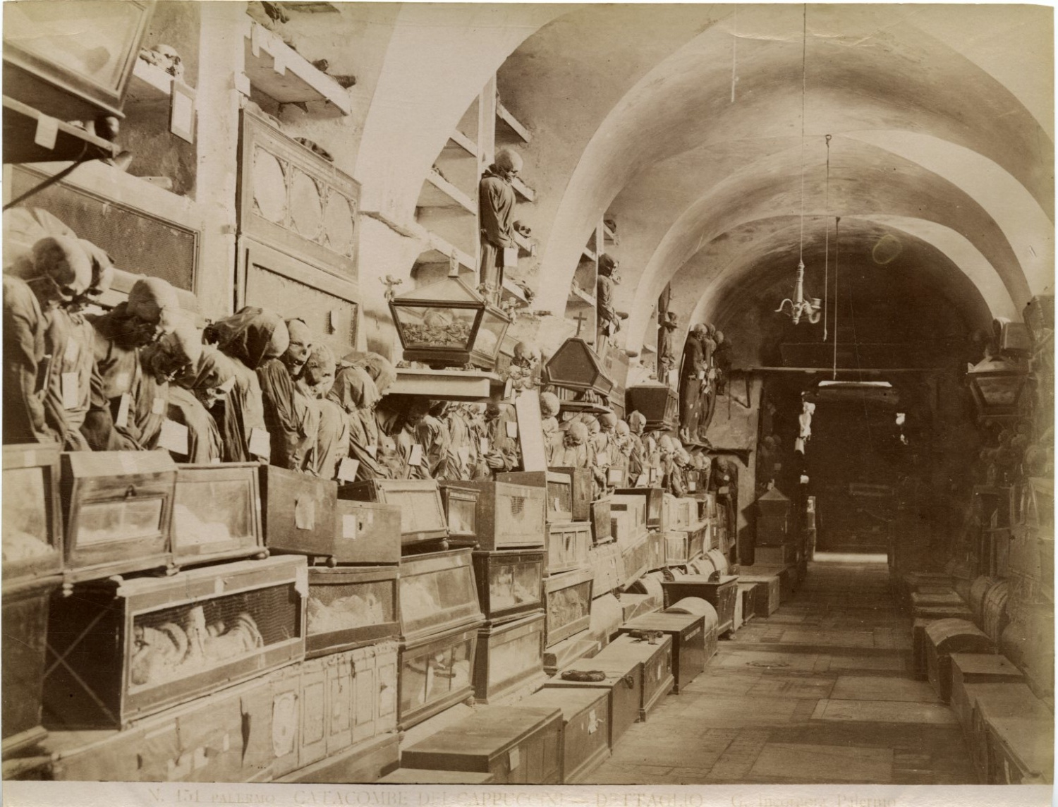 https://mdw-travel-data-us-east-1.s3.amazonaws.com/img/country/Italy/Catacombe-dei-Cappuccini/img_02.jpg