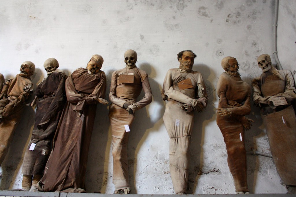 https://mdw-travel-data-us-east-1.s3.amazonaws.com/img/country/Italy/Catacombe-dei-Cappuccini/img_03.jpg