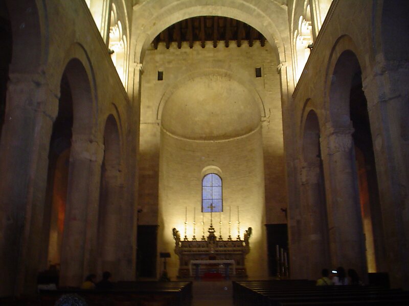 https://mdw-travel-data-us-east-1.s3.amazonaws.com/img/country/Italy/Cathedral-of-Bisceglie/img_01.jpg