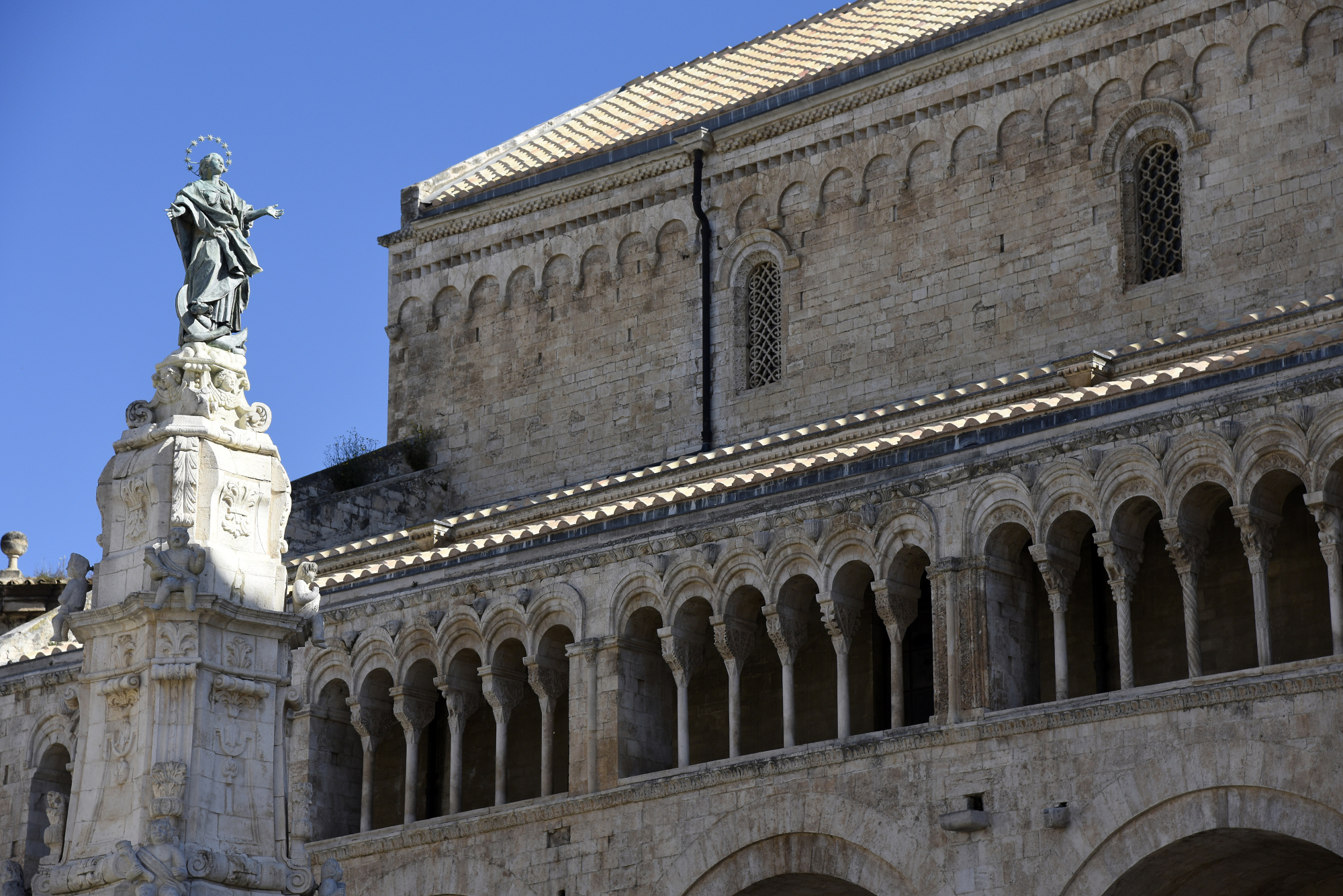 https://mdw-travel-data-us-east-1.s3.amazonaws.com/img/country/Italy/Cathedral-of-Bitonto/img_01.jpg