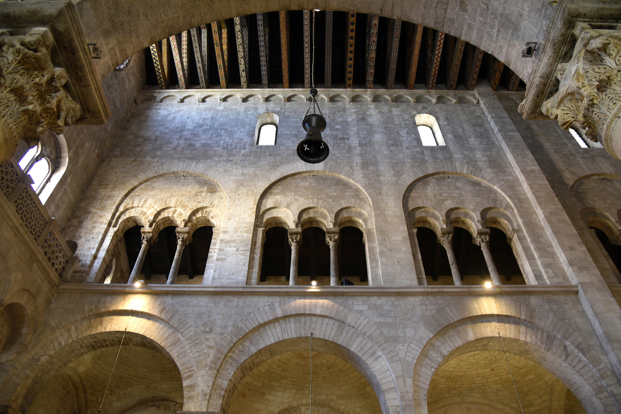 https://mdw-travel-data-us-east-1.s3.amazonaws.com/img/country/Italy/Cathedral-of-Bitonto/img_03.jpg