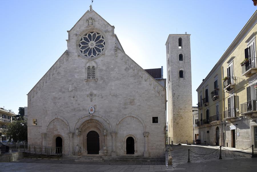 https://mdw-travel-data-us-east-1.s3.amazonaws.com/img/country/Italy/Cathedral-of-Ruvo-di-Puglia/img_02.jpg