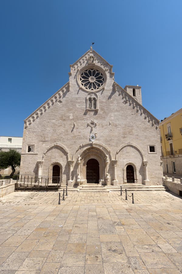 https://mdw-travel-data-us-east-1.s3.amazonaws.com/img/country/Italy/Cathedral-of-Ruvo-di-Puglia/img_03.jpg