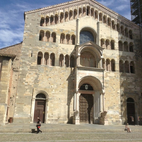 https://mdw-travel-data-us-east-1.s3.amazonaws.com/img/country/Italy/Cathedral-of-Santa-Maria-Assunta/img_01.jpg