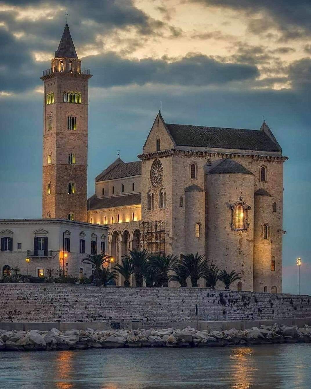 https://mdw-travel-data-us-east-1.s3.amazonaws.com/img/country/Italy/Cathedral-of-Trani/img_01.jpg