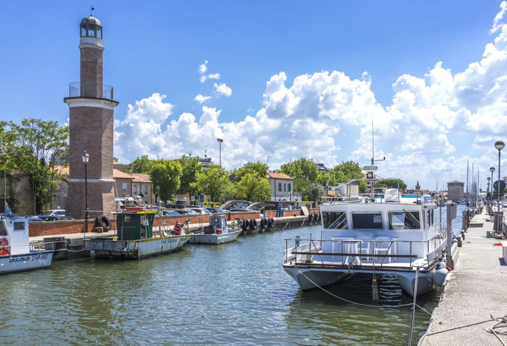 https://mdw-travel-data-us-east-1.s3.amazonaws.com/img/country/Italy/Cervia/img_03.jpg