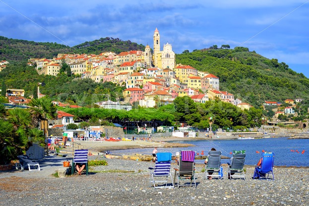 https://mdw-travel-data-us-east-1.s3.amazonaws.com/img/country/Italy/Cervo/img_03.jpg