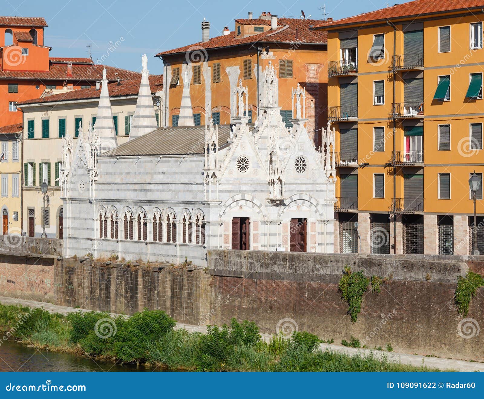 https://mdw-travel-data-us-east-1.s3.amazonaws.com/img/country/Italy/Church-of-Santa-Maria-della-Spina/img_01.jpg