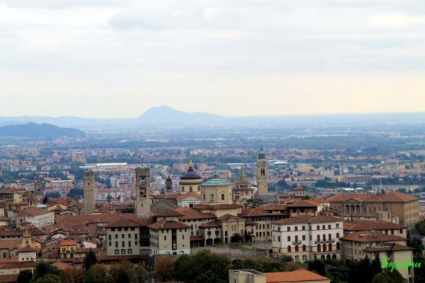 https://mdw-travel-data-us-east-1.s3.amazonaws.com/img/country/Italy/Citta-Alta/img_05.jpg