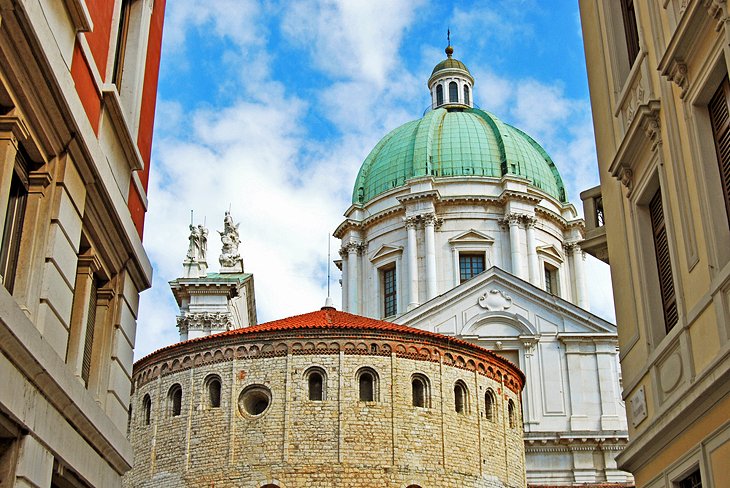 https://mdw-travel-data-us-east-1.s3.amazonaws.com/img/country/Italy/Civic-Tower-of-Brescia/img_02.jpg
