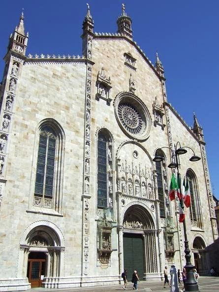 https://mdw-travel-data-us-east-1.s3.amazonaws.com/img/country/Italy/Como-Cathedral/img_02.jpg