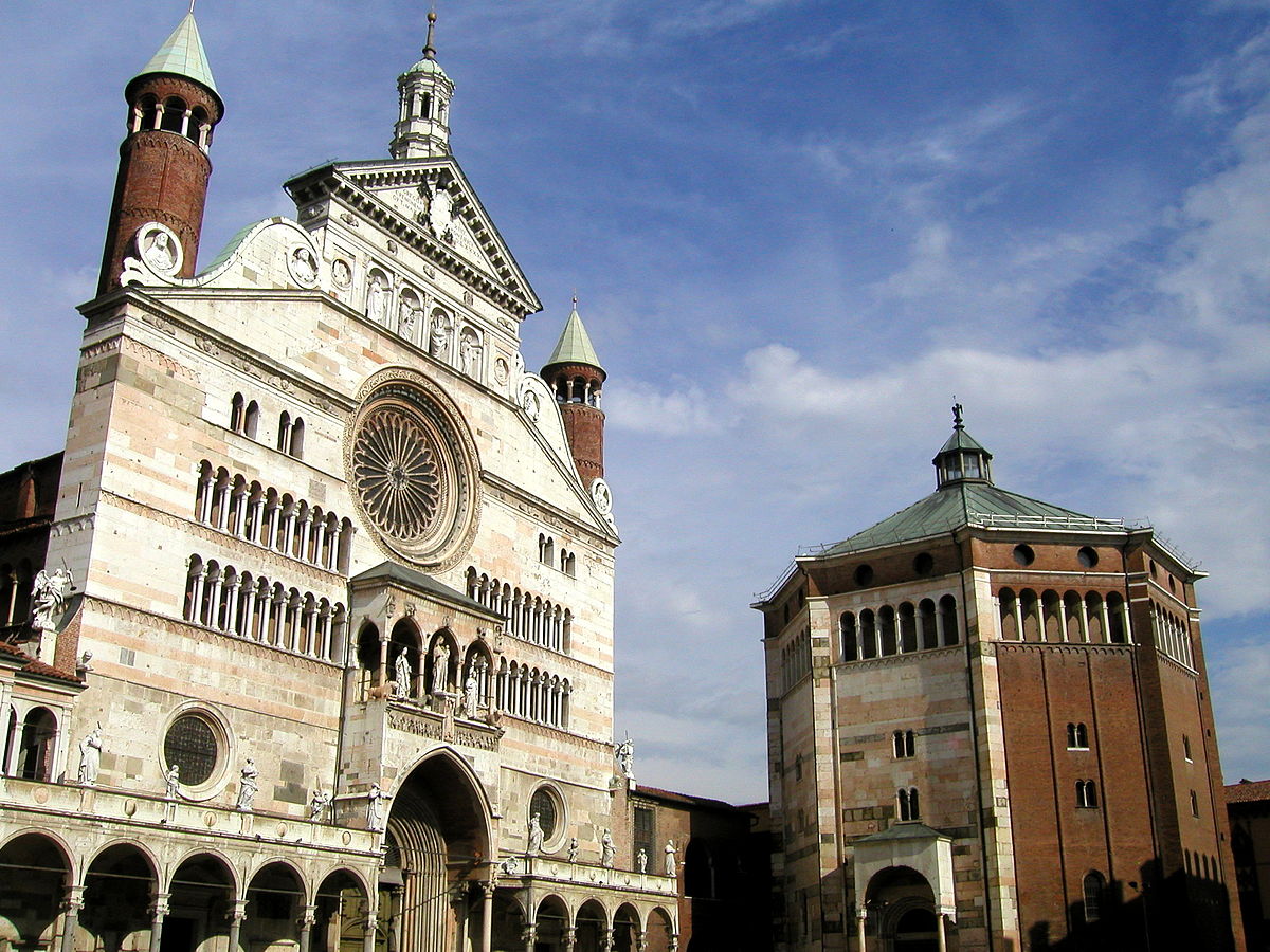 https://mdw-travel-data-us-east-1.s3.amazonaws.com/img/country/Italy/Cremona-Cathedral/img_04.jpg