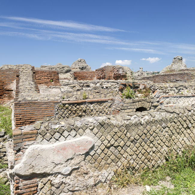 https://mdw-travel-data-us-east-1.s3.amazonaws.com/img/country/Italy/Cumae-Archaeological-Park/img_03.jpg