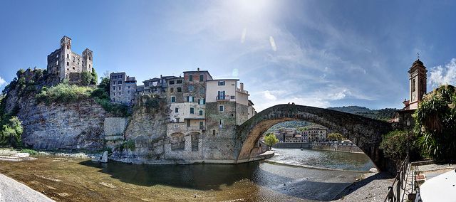 https://mdw-travel-data-us-east-1.s3.amazonaws.com/img/country/Italy/Dolceacqua/img_02.jpg