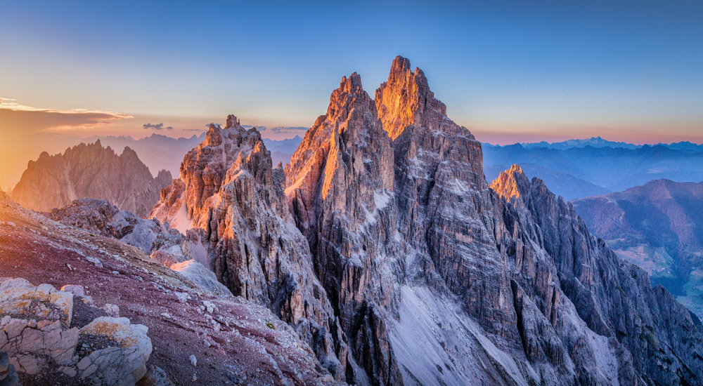 https://mdw-travel-data-us-east-1.s3.amazonaws.com/img/country/Italy/Dolomites/img_01.jpg