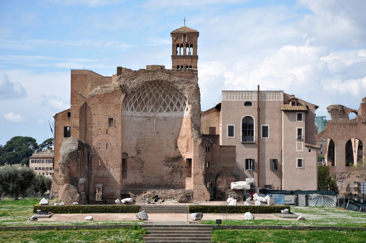 https://mdw-travel-data-us-east-1.s3.amazonaws.com/img/country/Italy/Domus-Aurea/img_00.jpg