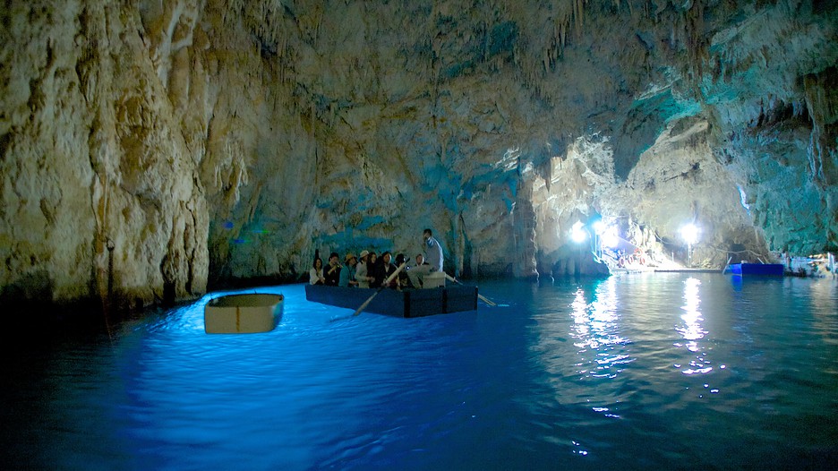 https://mdw-travel-data-us-east-1.s3.amazonaws.com/img/country/Italy/Emerald-Grotto-Grotta-di-Smeraldo/img_02.jpg