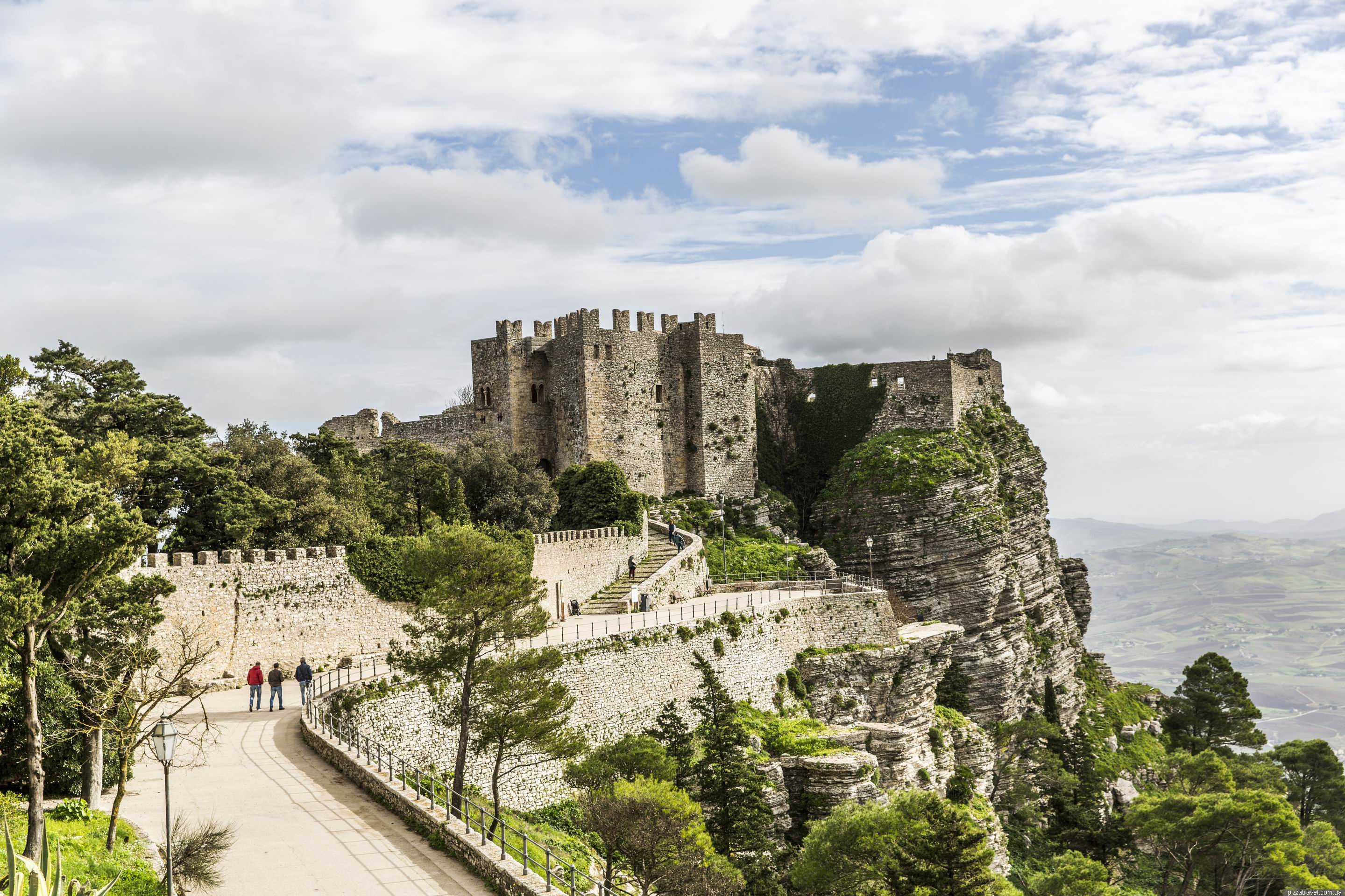 https://mdw-travel-data-us-east-1.s3.amazonaws.com/img/country/Italy/Erice/img_02.jpg